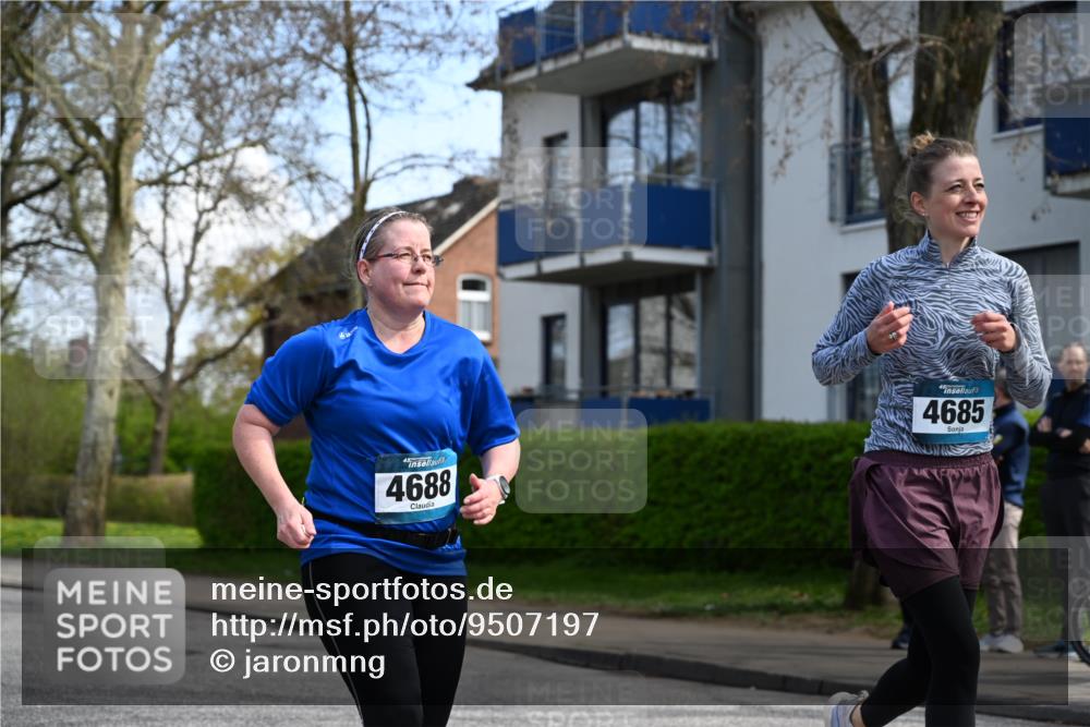 12.04.2026 - 45. Internationalen Wilhelmsburger Insellauf J. Mangold http://msf.ph/oto/9507197 12.04.2026 11:46:28 Ziel 2904, 4685, 4688, 2996 meine-sportfotos.de