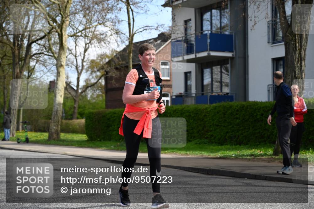 12.04.2026 - 45. Internationalen Wilhelmsburger Insellauf J. Mangold http://msf.ph/oto/9507223 12.04.2026 11:46:48 Ziel 2996, 2996 meine-sportfotos.de