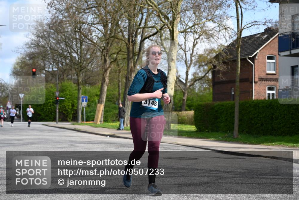 12.04.2026 - 45. Internationalen Wilhelmsburger Insellauf J. Mangold http://msf.ph/oto/9507233 12.04.2026 11:47:15 Ziel 3148, 3148, 3533, 3532, 3457 meine-sportfotos.de