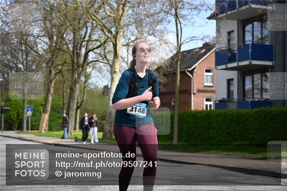 12.04.2026 - 45. Internationalen Wilhelmsburger Insellauf J. Mangold http://msf.ph/oto/9507241 12.04.2026 11:47:15 Ziel 3148, 3148, 3533, 3532, 3457 meine-sportfotos.de