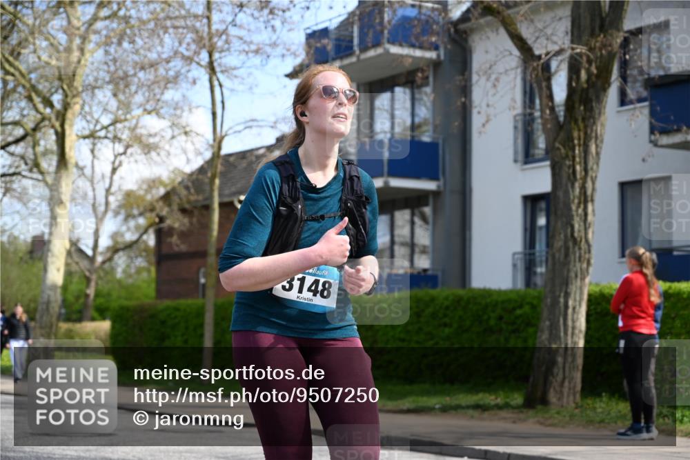 12.04.2026 - 45. Internationalen Wilhelmsburger Insellauf J. Mangold http://msf.ph/oto/9507250 12.04.2026 11:47:16 Ziel 3148, 3533, 3532, 3457 meine-sportfotos.de