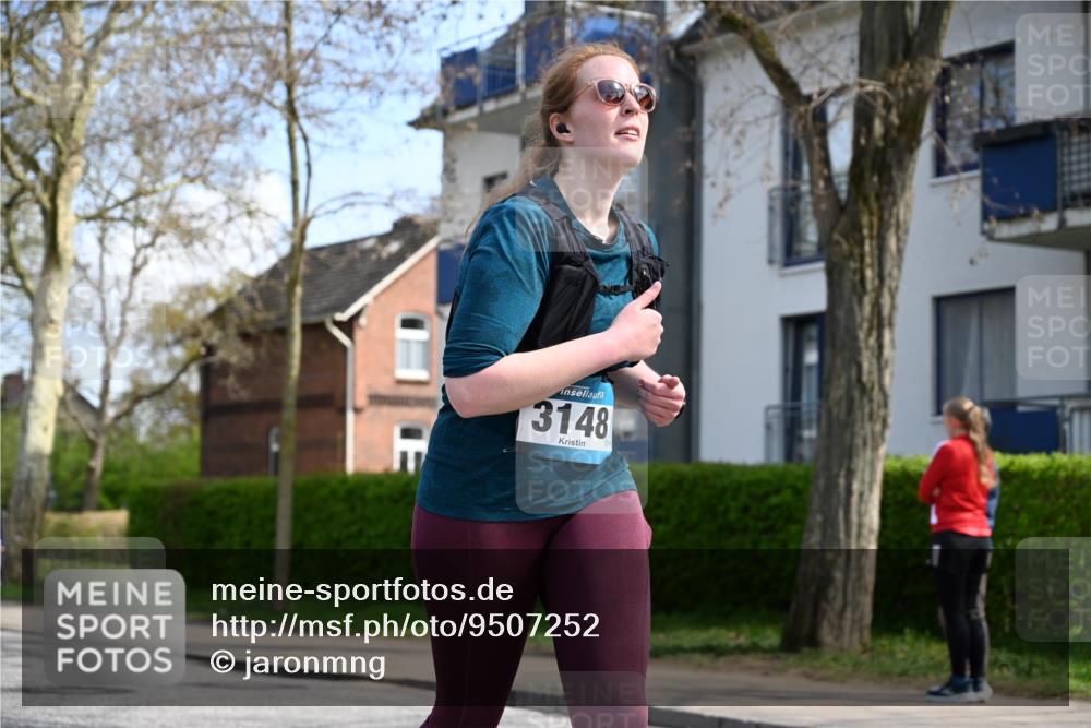 12.04.2026 - 45. Internationalen Wilhelmsburger Insellauf J. Mangold http://msf.ph/oto/9507252 12.04.2026 11:47:16 Ziel 3148, 3533, 3532, 3457 meine-sportfotos.de