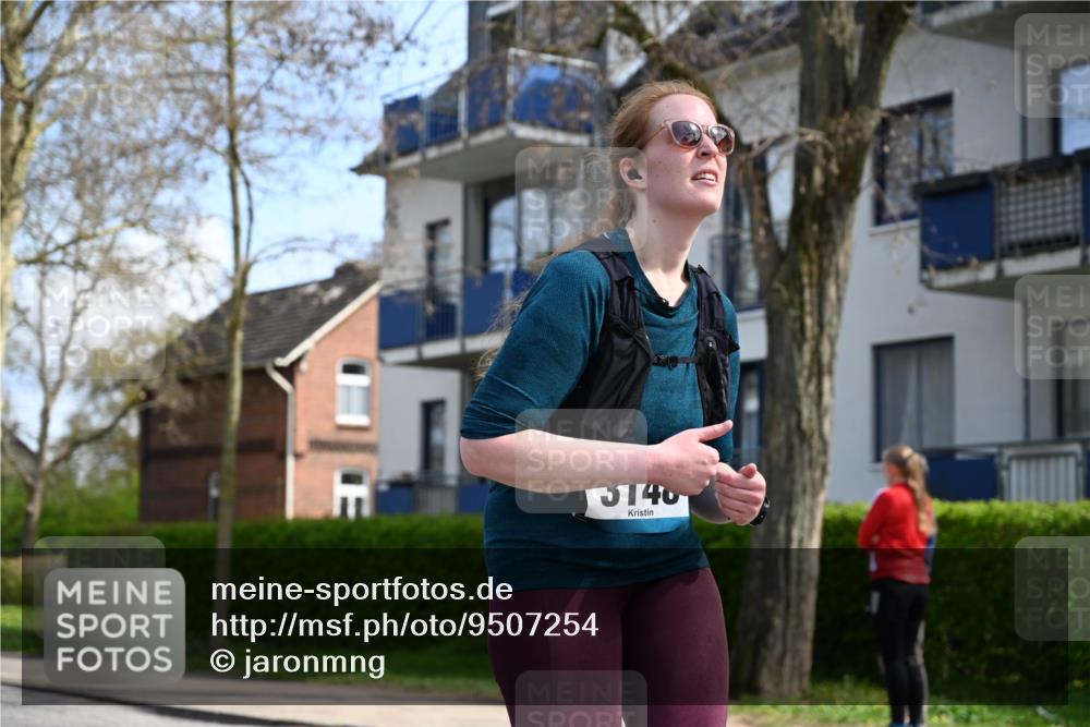 12.04.2026 - 45. Internationalen Wilhelmsburger Insellauf J. Mangold http://msf.ph/oto/9507254 12.04.2026 11:47:16 Ziel 3148, 3533, 3532, 3457 meine-sportfotos.de