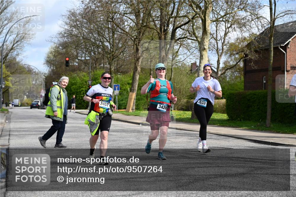12.04.2026 - 45. Internationalen Wilhelmsburger Insellauf J. Mangold http://msf.ph/oto/9507264 12.04.2026 11:47:33 Ziel 3148, 3533, 3532, 3457, 3457 meine-sportfotos.de