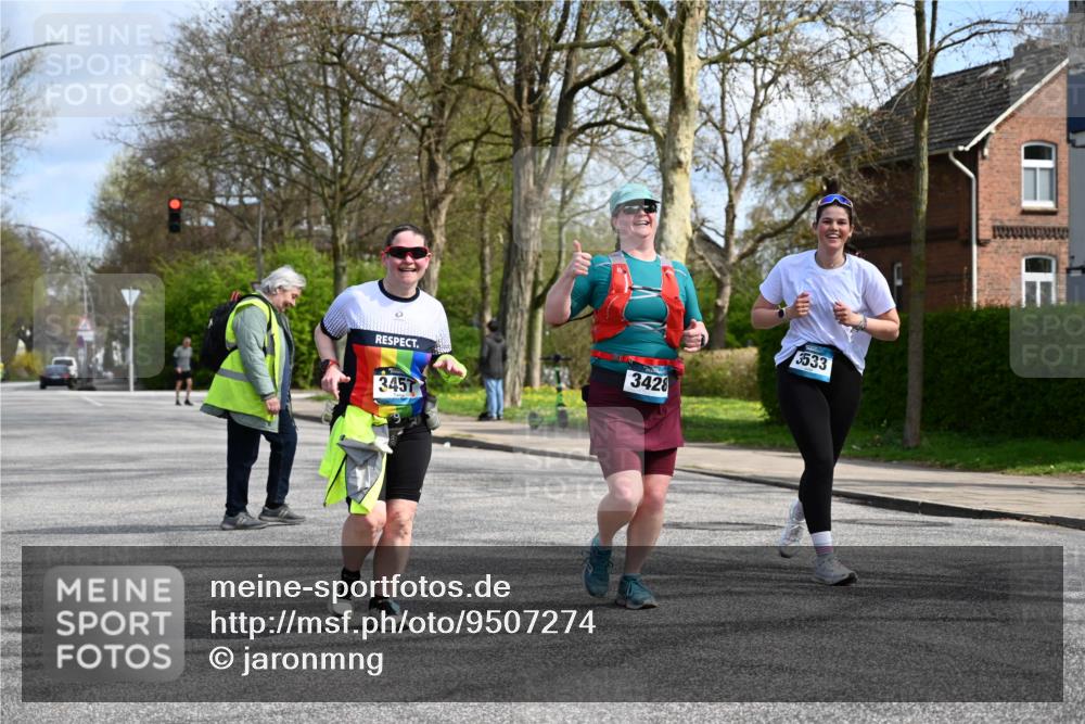 12.04.2026 - 45. Internationalen Wilhelmsburger Insellauf J. Mangold http://msf.ph/oto/9507274 12.04.2026 11:47:34 Ziel 3148, 3533, 3532, 3457 meine-sportfotos.de
