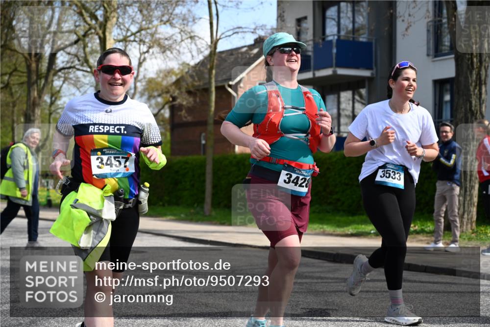 12.04.2026 - 45. Internationalen Wilhelmsburger Insellauf J. Mangold http://msf.ph/oto/9507293 12.04.2026 11:47:36 Ziel 3148, 3533, 3532, 3457 meine-sportfotos.de