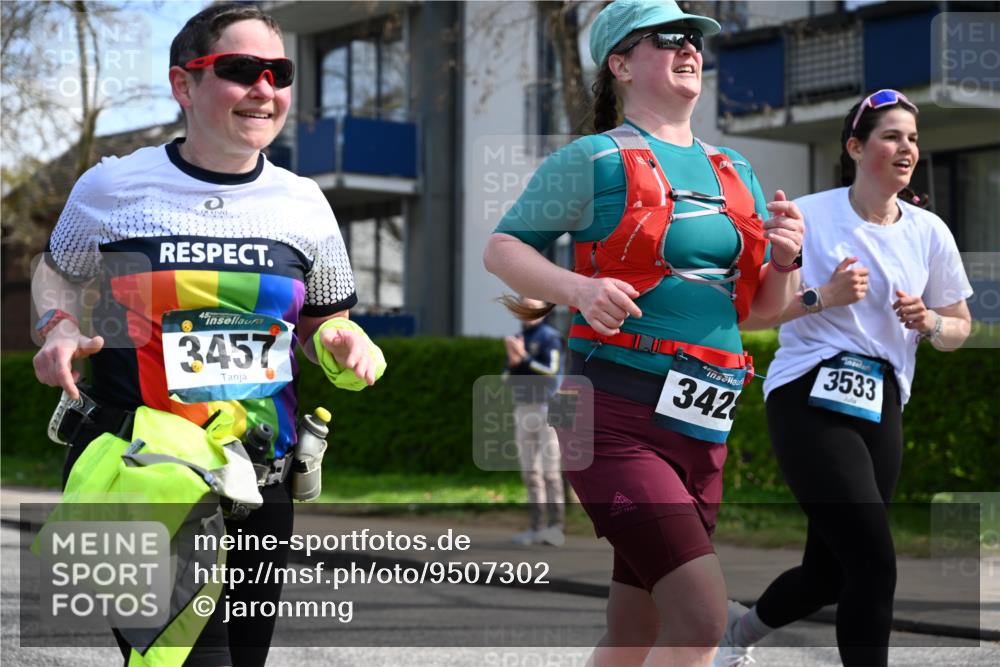 12.04.2026 - 45. Internationalen Wilhelmsburger Insellauf J. Mangold http://msf.ph/oto/9507302 12.04.2026 11:47:36 Ziel 3148, 3533, 3532, 3457 meine-sportfotos.de