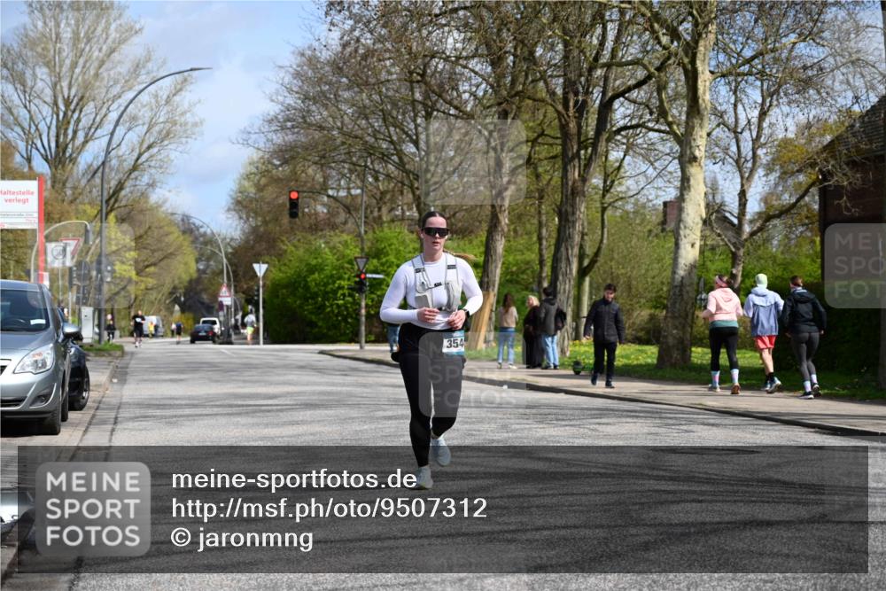 12.04.2026 - 45. Internationalen Wilhelmsburger Insellauf J. Mangold http://msf.ph/oto/9507312 12.04.2026 11:51:57 Ziel 3544 meine-sportfotos.de