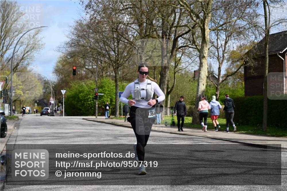 12.04.2026 - 45. Internationalen Wilhelmsburger Insellauf J. Mangold http://msf.ph/oto/9507319 12.04.2026 11:51:57 Ziel 3544 meine-sportfotos.de