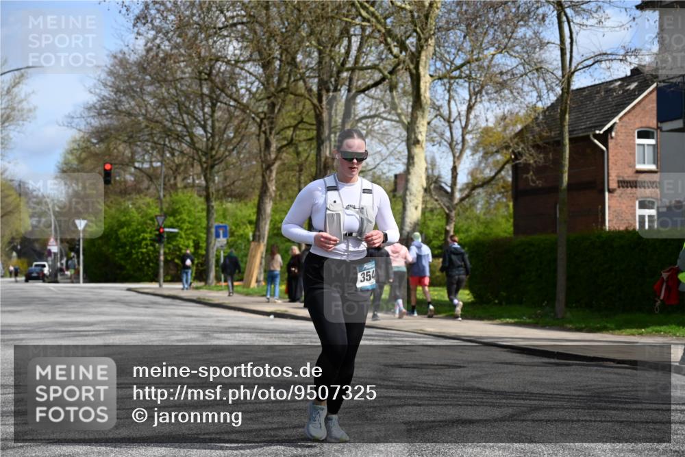 12.04.2026 - 45. Internationalen Wilhelmsburger Insellauf J. Mangold http://msf.ph/oto/9507325 12.04.2026 11:51:58 Ziel 3544 meine-sportfotos.de
