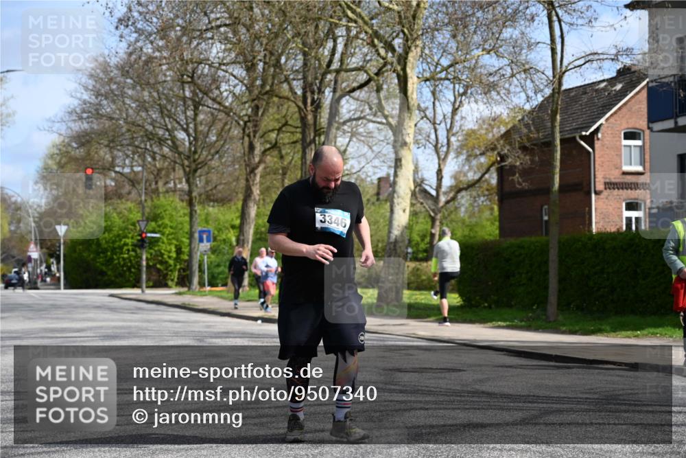12.04.2026 - 45. Internationalen Wilhelmsburger Insellauf J. Mangold http://msf.ph/oto/9507340 12.04.2026 11:52:43 Ziel 3346 meine-sportfotos.de