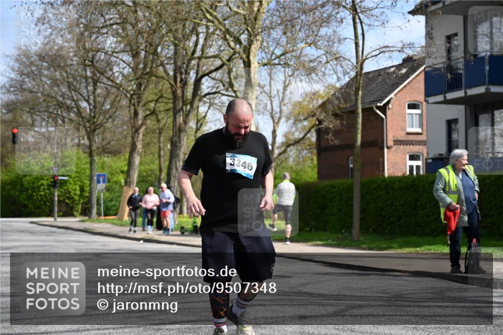 12.04.2026 - 45. Internationalen Wilhelmsburger Insellauf J. Mangold http://msf.ph/oto/9507348 12.04.2026 11:52:44 Ziel 3346 meine-sportfotos.de