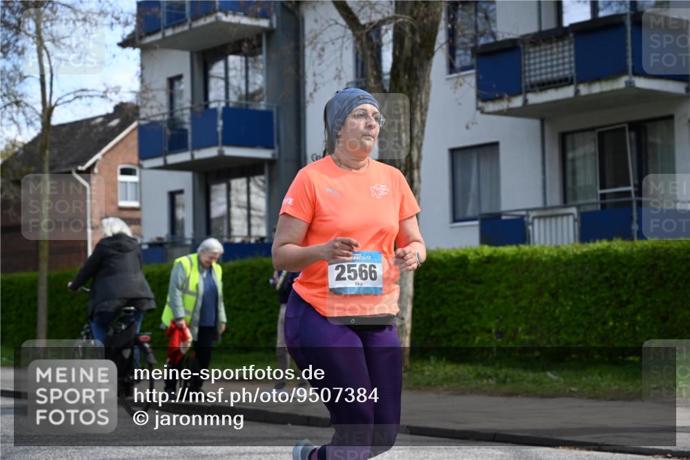 12.04.2026 - 45. Internationalen Wilhelmsburger Insellauf J. Mangold http://msf.ph/oto/9507384 12.04.2026 11:53:36 Ziel 4508, 2566, 2776, 2093 meine-sportfotos.de