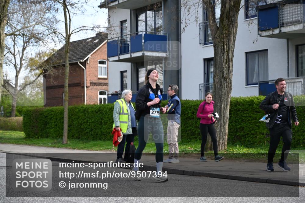 12.04.2026 - 45. Internationalen Wilhelmsburger Insellauf J. Mangold http://msf.ph/oto/9507394 12.04.2026 11:53:45 Ziel 4508, 2566, 2776, 2093, 2679, 2680 meine-sportfotos.de