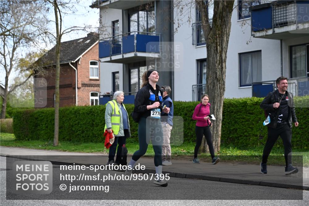 12.04.2026 - 45. Internationalen Wilhelmsburger Insellauf J. Mangold http://msf.ph/oto/9507395 12.04.2026 11:53:45 Ziel 4508, 2566, 2776, 2093, 2679, 2680 meine-sportfotos.de
