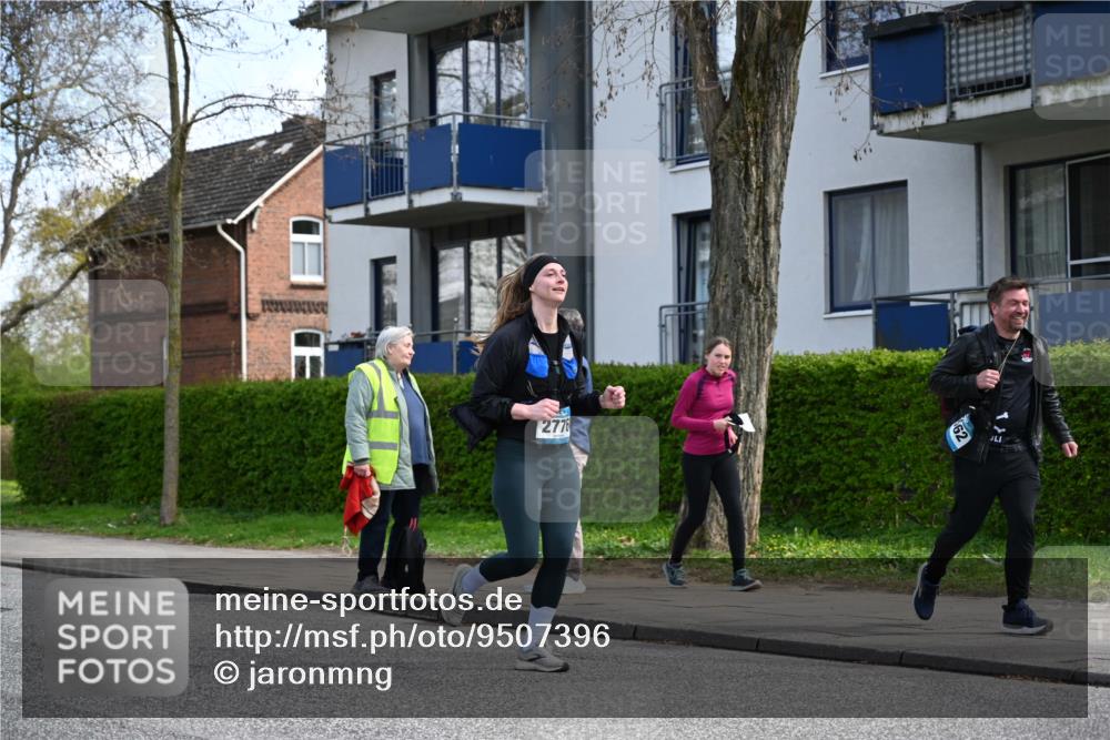 12.04.2026 - 45. Internationalen Wilhelmsburger Insellauf J. Mangold http://msf.ph/oto/9507396 12.04.2026 11:53:45 Ziel 4508, 2566, 2776, 2093, 2679, 2680 meine-sportfotos.de