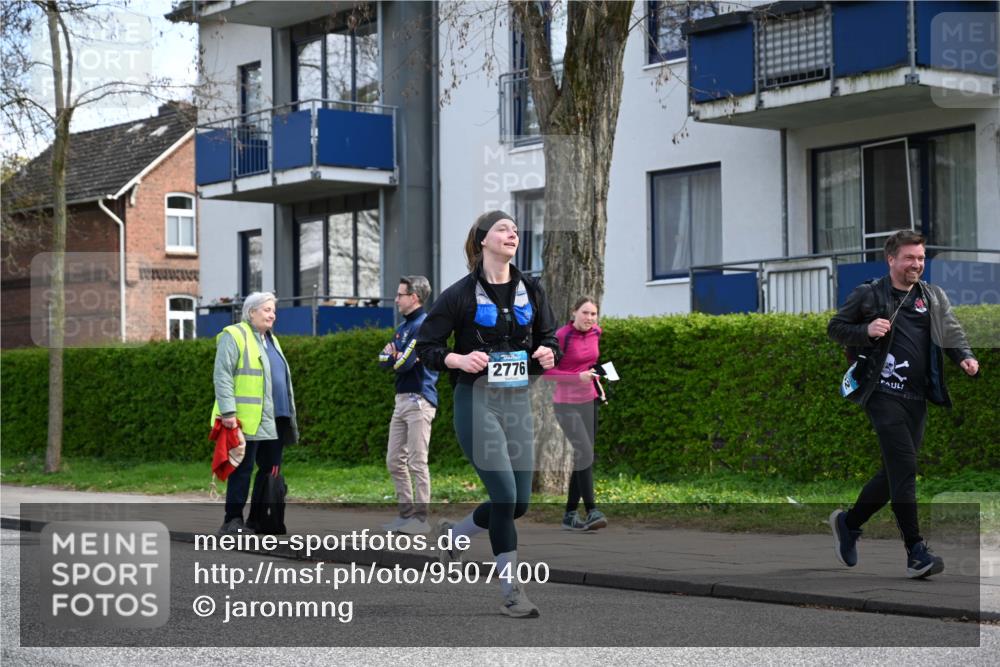 12.04.2026 - 45. Internationalen Wilhelmsburger Insellauf J. Mangold http://msf.ph/oto/9507400 12.04.2026 11:53:45 Ziel 4508, 2566, 2776, 2093, 2679, 2680 meine-sportfotos.de