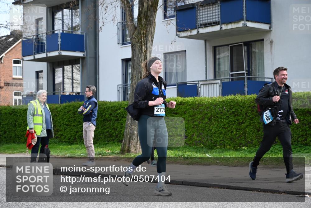 12.04.2026 - 45. Internationalen Wilhelmsburger Insellauf J. Mangold http://msf.ph/oto/9507404 12.04.2026 11:53:46 Ziel 4508, 2566, 2776, 2093, 2679, 2680 meine-sportfotos.de