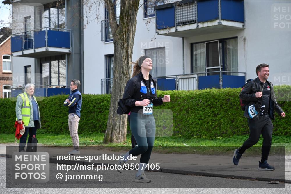 12.04.2026 - 45. Internationalen Wilhelmsburger Insellauf J. Mangold http://msf.ph/oto/9507405 12.04.2026 11:53:46 Ziel 4508, 2566, 2776, 2093, 2679, 2680 meine-sportfotos.de