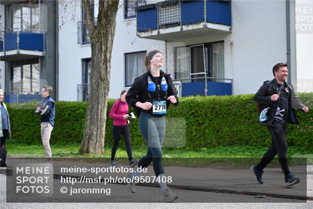 12.04.2026 - 45. Internationalen Wilhelmsburger Insellauf J. Mangold http://msf.ph/oto/9507408 12.04.2026 11:53:46 Ziel 4508, 2566, 2776, 2093, 2679, 2680 meine-sportfotos.de