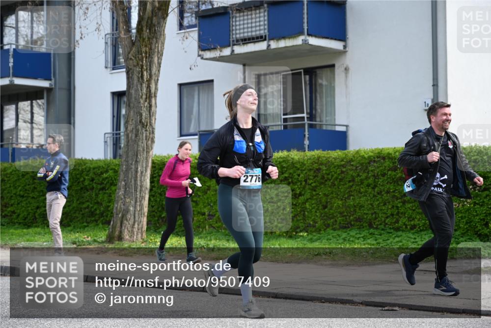 12.04.2026 - 45. Internationalen Wilhelmsburger Insellauf J. Mangold http://msf.ph/oto/9507409 12.04.2026 11:53:46 Ziel 4508, 2566, 2776, 2093, 2679, 2680 meine-sportfotos.de