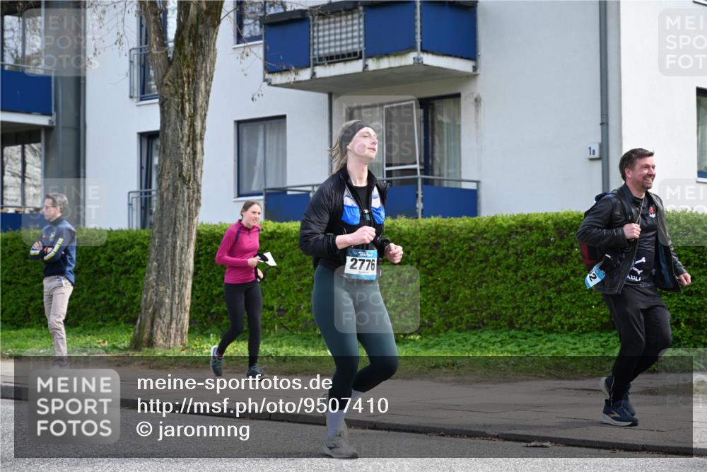 12.04.2026 - 45. Internationalen Wilhelmsburger Insellauf J. Mangold http://msf.ph/oto/9507410 12.04.2026 11:53:46 Ziel 4508, 2566, 2776, 2093, 2679, 2680 meine-sportfotos.de