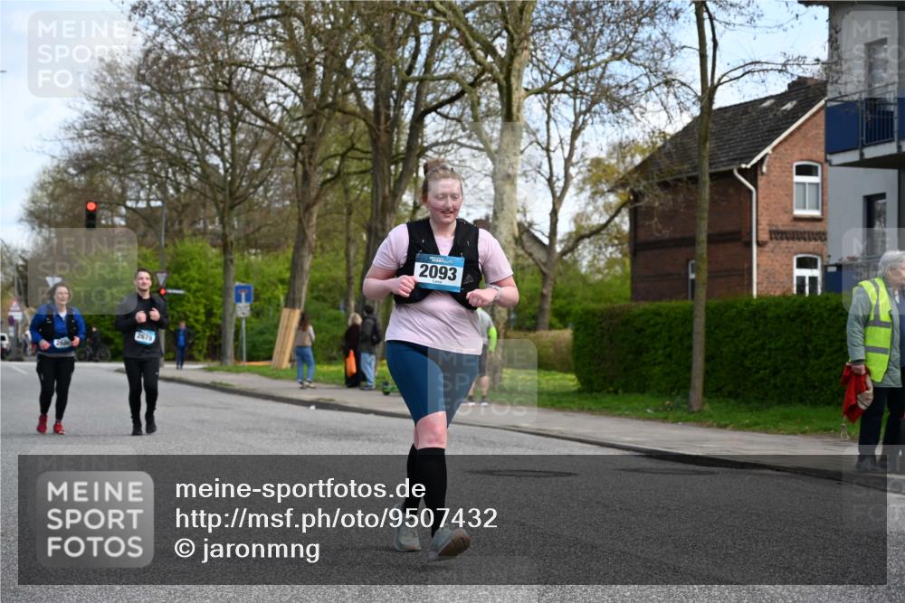 12.04.2026 - 45. Internationalen Wilhelmsburger Insellauf J. Mangold http://msf.ph/oto/9507432 12.04.2026 11:54:00 Ziel 2776, 2093, 2679, 2680 meine-sportfotos.de