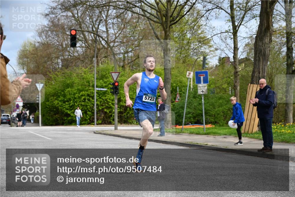12.04.2026 - 45. Internationalen Wilhelmsburger Insellauf J. Mangold http://msf.ph/oto/9507484 12.04.2026 12:45:44 Ziel 5722, 4093 meine-sportfotos.de