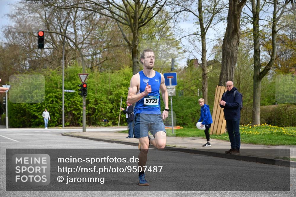 12.04.2026 - 45. Internationalen Wilhelmsburger Insellauf J. Mangold http://msf.ph/oto/9507487 12.04.2026 12:45:45 Ziel 5722, 4093 meine-sportfotos.de