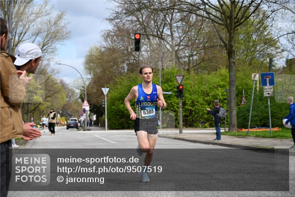 12.04.2026 - 45. Internationalen Wilhelmsburger Insellauf J. Mangold http://msf.ph/oto/9507519 12.04.2026 12:46:44 Ziel 3389, 5365, 3048, 5413, 4656, 5556, 5709, 3750, 3301 meine-sportfotos.de