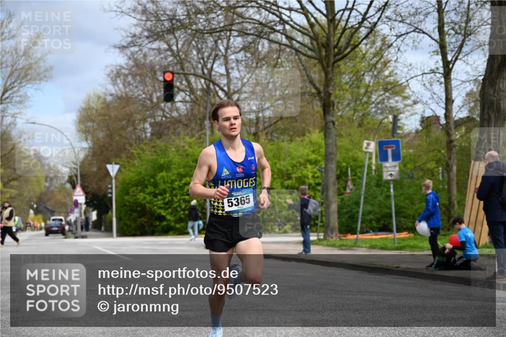 12.04.2026 - 45. Internationalen Wilhelmsburger Insellauf J. Mangold http://msf.ph/oto/9507523 12.04.2026 12:46:44 Ziel 3389, 5365, 3048, 5413, 4656, 5556, 5709, 3750, 3301 meine-sportfotos.de