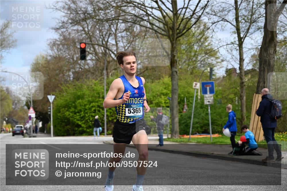 12.04.2026 - 45. Internationalen Wilhelmsburger Insellauf J. Mangold http://msf.ph/oto/9507524 12.04.2026 12:46:44 Ziel 3389, 5365, 3048, 5413, 4656, 5556, 5709, 3750, 3301 meine-sportfotos.de