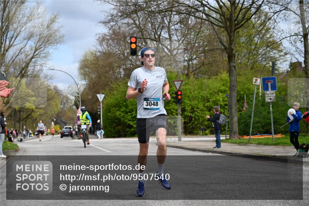 12.04.2026 - 45. Internationalen Wilhelmsburger Insellauf J. Mangold http://msf.ph/oto/9507540 12.04.2026 12:46:56 Ziel 3048, 5413, 4656, 5556, 5709, 3750, 3301, 4466 meine-sportfotos.de