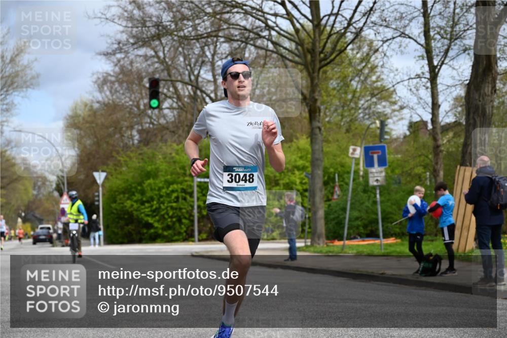 12.04.2026 - 45. Internationalen Wilhelmsburger Insellauf J. Mangold http://msf.ph/oto/9507544 12.04.2026 12:46:56 Ziel 3048, 5413, 4656, 5556, 5709, 3750, 3301, 4466 meine-sportfotos.de