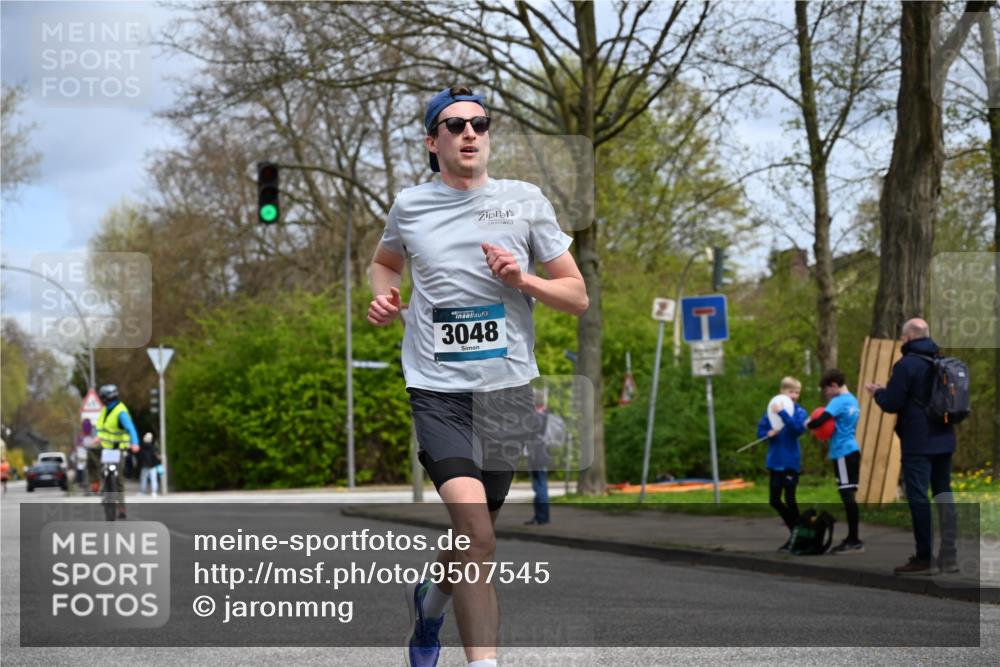 12.04.2026 - 45. Internationalen Wilhelmsburger Insellauf J. Mangold http://msf.ph/oto/9507545 12.04.2026 12:46:56 Ziel 3048, 5413, 4656, 5556, 5709, 3750, 3301, 4466 meine-sportfotos.de