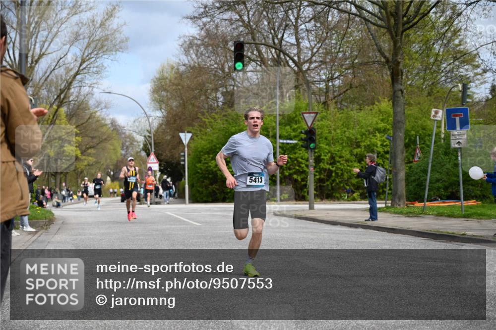 12.04.2026 - 45. Internationalen Wilhelmsburger Insellauf J. Mangold http://msf.ph/oto/9507553 12.04.2026 12:47:04 Ziel 3048, 5413, 4656, 5556, 5709, 3750, 3750, 3301, 4466, 5495, 3452 meine-sportfotos.de