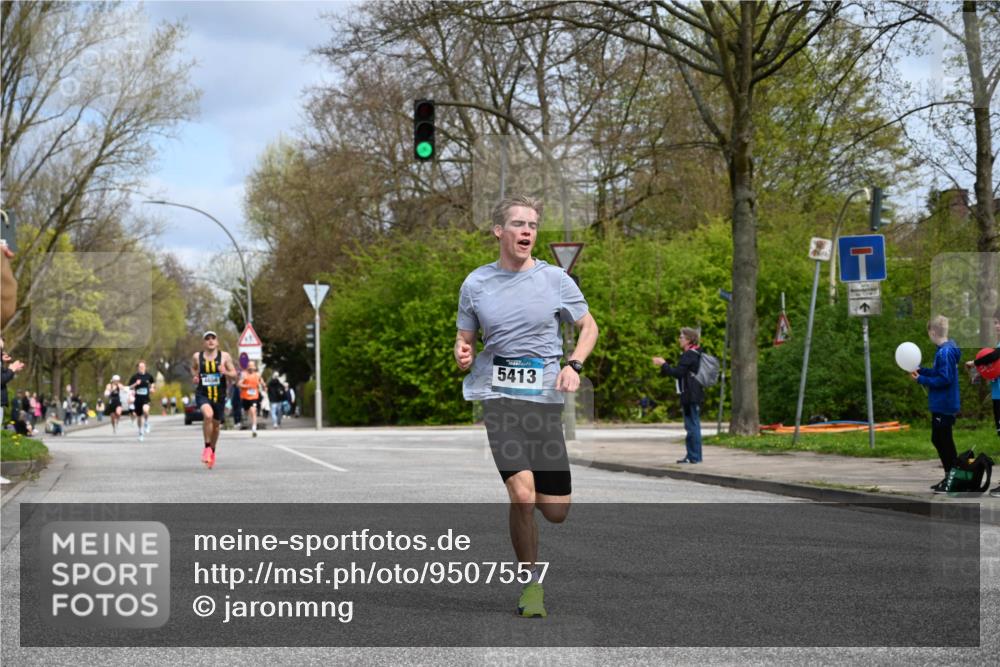 12.04.2026 - 45. Internationalen Wilhelmsburger Insellauf J. Mangold http://msf.ph/oto/9507557 12.04.2026 12:47:04 Ziel 3048, 5413, 4656, 5556, 5709, 3750, 3750, 3301, 4466, 5495, 3452 meine-sportfotos.de