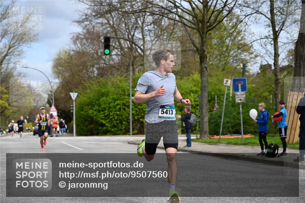 12.04.2026 - 45. Internationalen Wilhelmsburger Insellauf J. Mangold http://msf.ph/oto/9507560 12.04.2026 12:47:05 Ziel 3048, 5413, 4656, 5556, 5709, 3750, 3301, 4466, 5495, 3452, 4877 meine-sportfotos.de