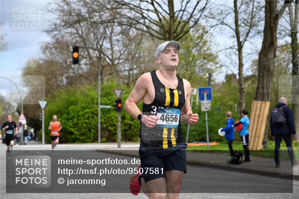 12.04.2026 - 45. Internationalen Wilhelmsburger Insellauf J. Mangold http://msf.ph/oto/9507581 12.04.2026 12:47:08 Ziel 3048, 5413, 4656, 5556, 5709, 3750, 3301, 4466, 5495, 3452, 4877 meine-sportfotos.de