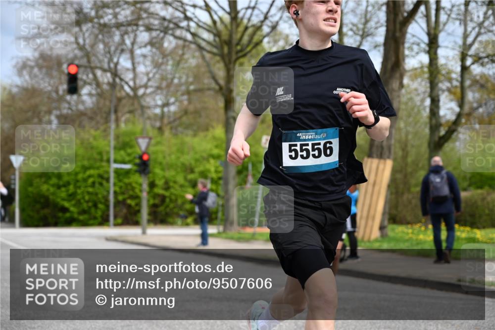 12.04.2026 - 45. Internationalen Wilhelmsburger Insellauf J. Mangold http://msf.ph/oto/9507606 12.04.2026 12:47:12 Ziel 5413, 4656, 5556, 5709, 3750, 3301, 4466, 4466, 5495, 3452, 4877, 4874 meine-sportfotos.de