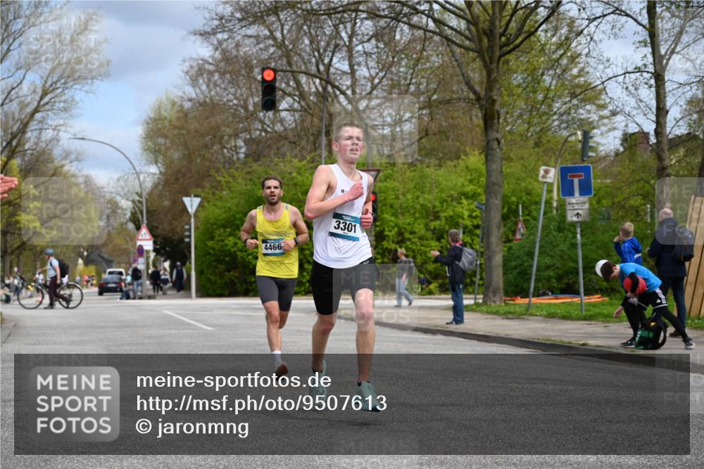 12.04.2026 - 45. Internationalen Wilhelmsburger Insellauf J. Mangold http://msf.ph/oto/9507613 12.04.2026 12:47:23 Ziel 5709, 3750, 3301, 4466, 5495, 3452, 4877, 4874, 5607, 5364 meine-sportfotos.de