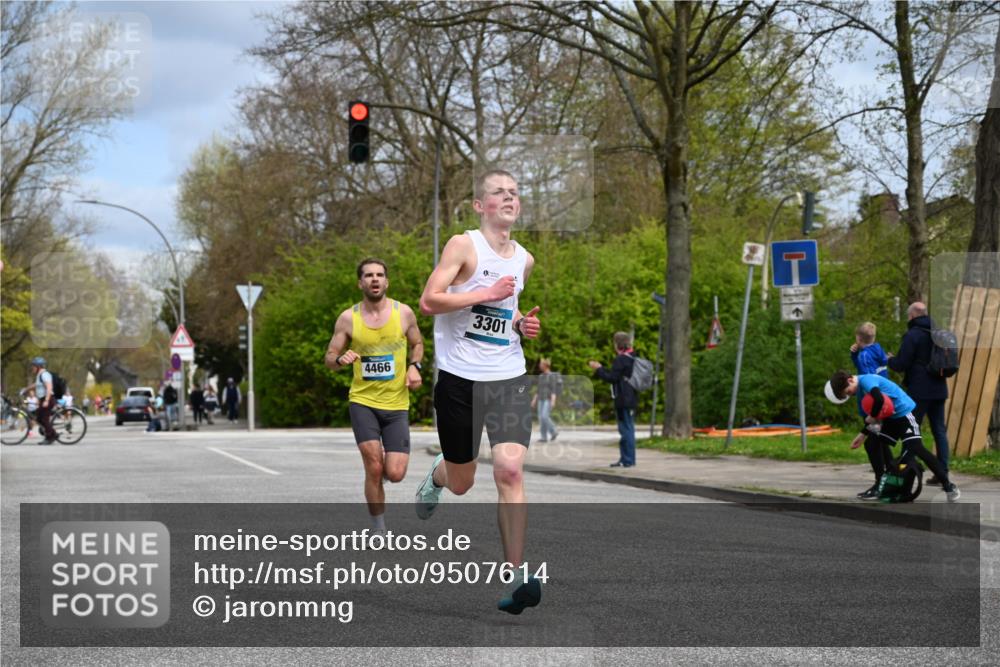 12.04.2026 - 45. Internationalen Wilhelmsburger Insellauf J. Mangold http://msf.ph/oto/9507614 12.04.2026 12:47:23 Ziel 5709, 3750, 3301, 4466, 5495, 3452, 4877, 4874, 5607, 5364 meine-sportfotos.de
