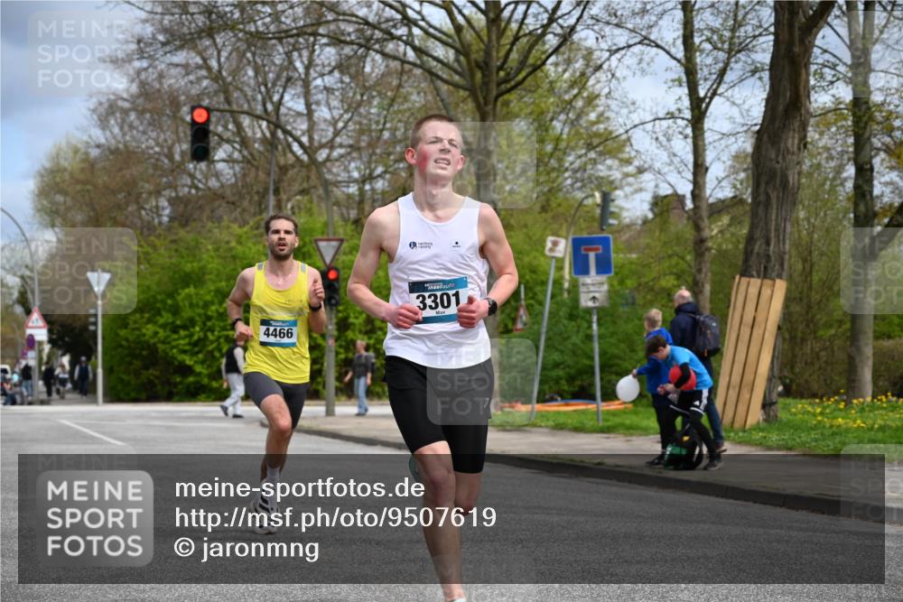 12.04.2026 - 45. Internationalen Wilhelmsburger Insellauf J. Mangold http://msf.ph/oto/9507619 12.04.2026 12:47:24 Ziel 5709, 3750, 3301, 4466, 5495, 3452, 4877, 4874, 5607, 5364 meine-sportfotos.de