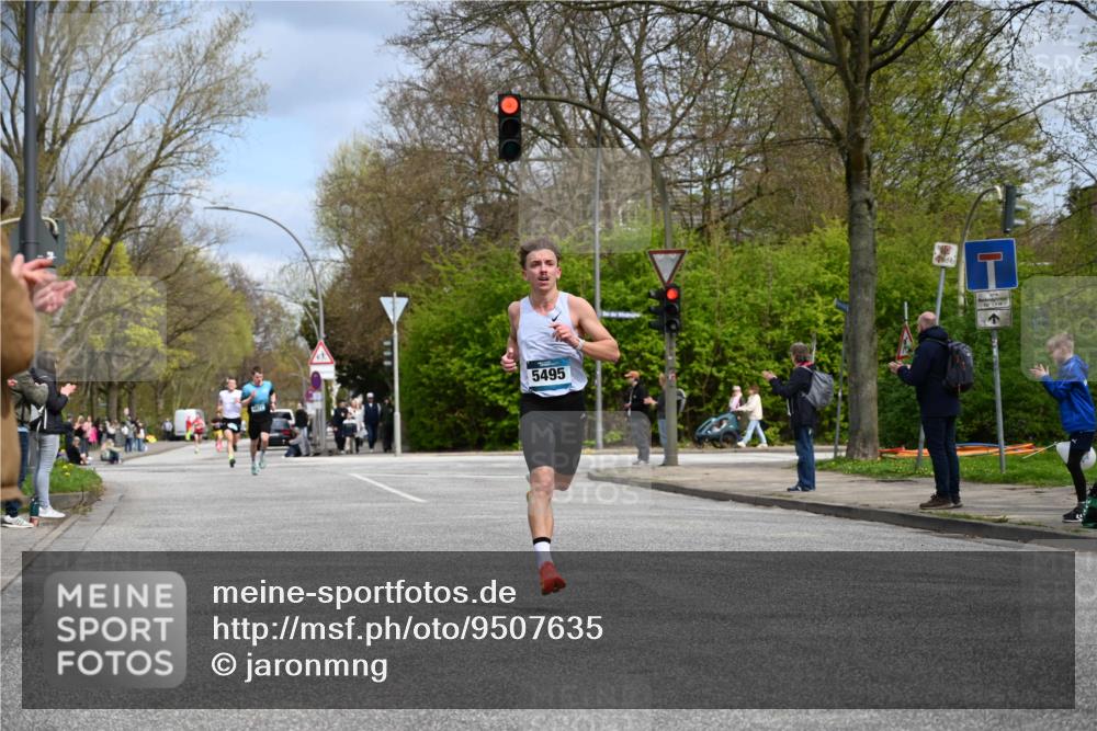 12.04.2026 - 45. Internationalen Wilhelmsburger Insellauf J. Mangold http://msf.ph/oto/9507635 12.04.2026 12:47:36 Ziel 4466, 5495, 3452, 4877, 4874, 5607, 5364, 5853 meine-sportfotos.de