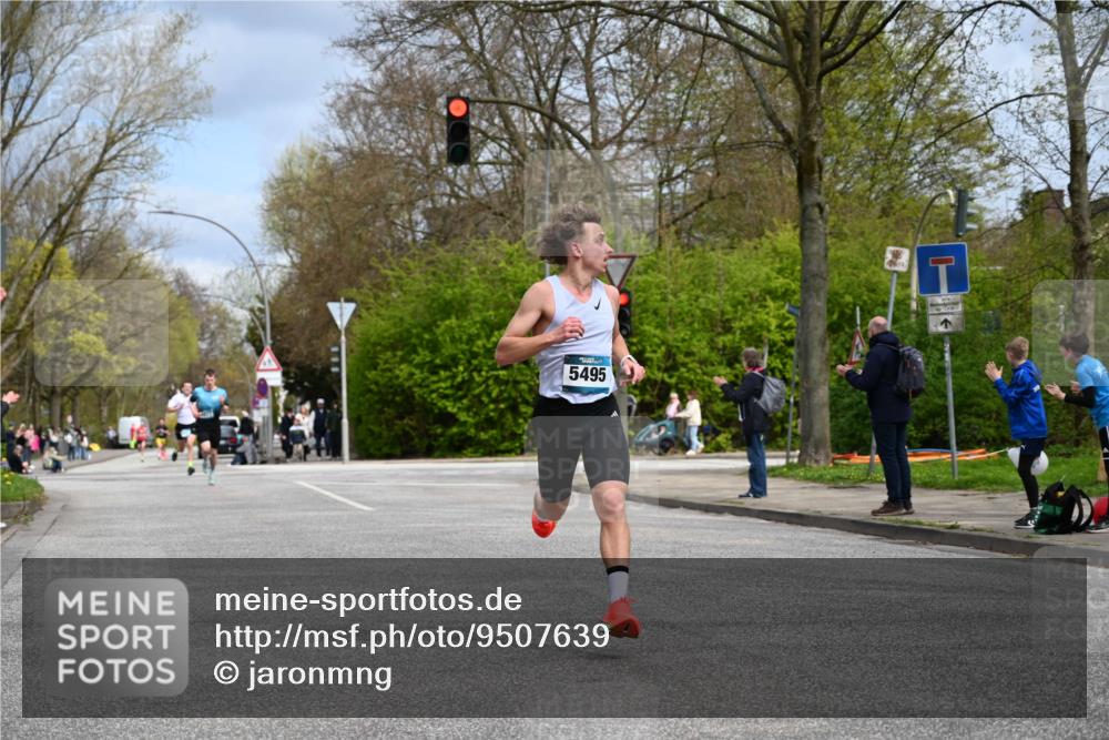 12.04.2026 - 45. Internationalen Wilhelmsburger Insellauf J. Mangold http://msf.ph/oto/9507639 12.04.2026 12:47:36 Ziel 4466, 5495, 3452, 4877, 4874, 5607, 5364, 5853 meine-sportfotos.de