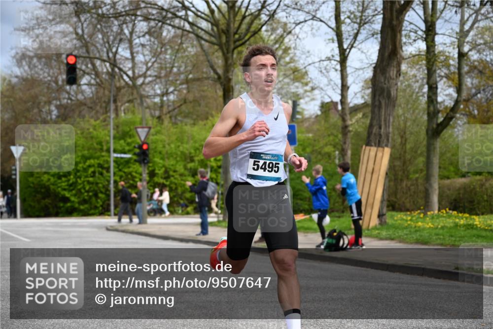 12.04.2026 - 45. Internationalen Wilhelmsburger Insellauf J. Mangold http://msf.ph/oto/9507647 12.04.2026 12:47:37 Ziel 4466, 5495, 3452, 4877, 4874, 5607, 5364, 5853 meine-sportfotos.de