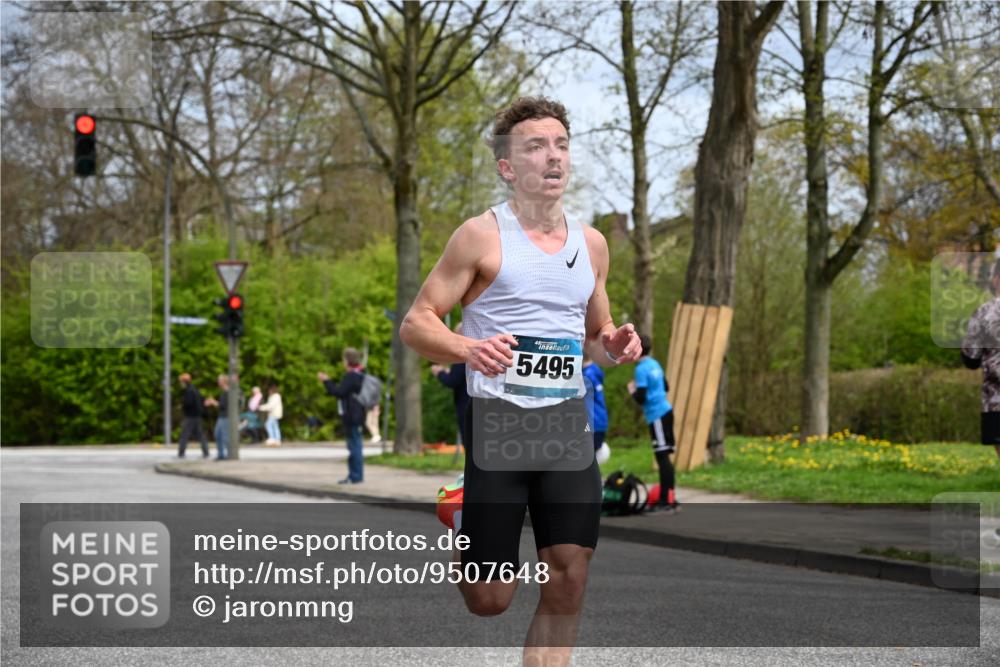 12.04.2026 - 45. Internationalen Wilhelmsburger Insellauf J. Mangold http://msf.ph/oto/9507648 12.04.2026 12:47:37 Ziel 4466, 5495, 3452, 4877, 4874, 5607, 5364, 5853 meine-sportfotos.de