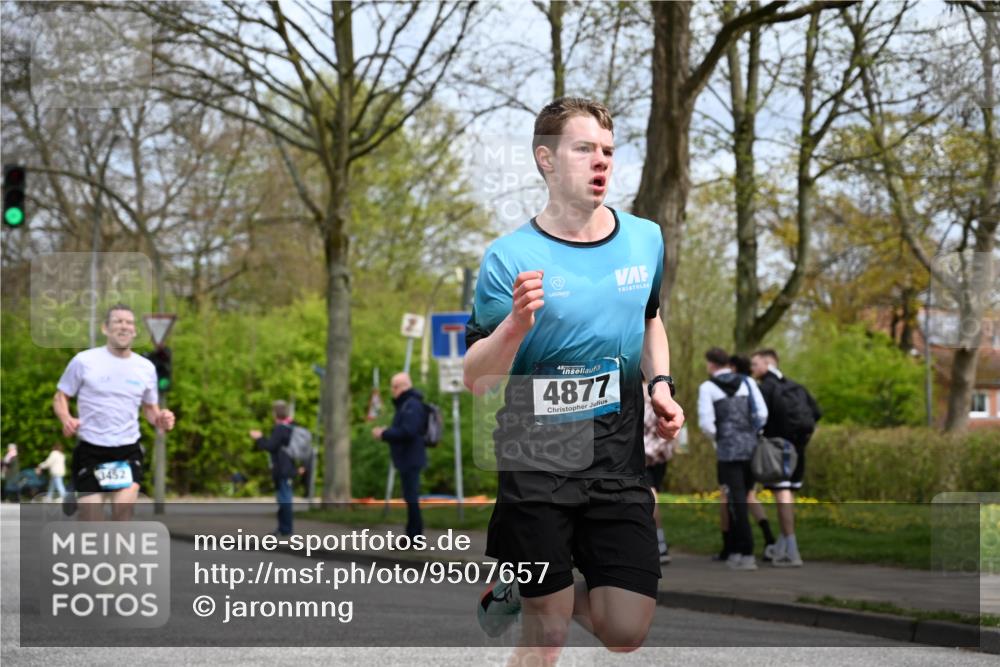 12.04.2026 - 45. Internationalen Wilhelmsburger Insellauf J. Mangold http://msf.ph/oto/9507657 12.04.2026 12:47:42 Ziel 5495, 3452, 4877, 4874, 5607, 5364, 5853, 5853 meine-sportfotos.de