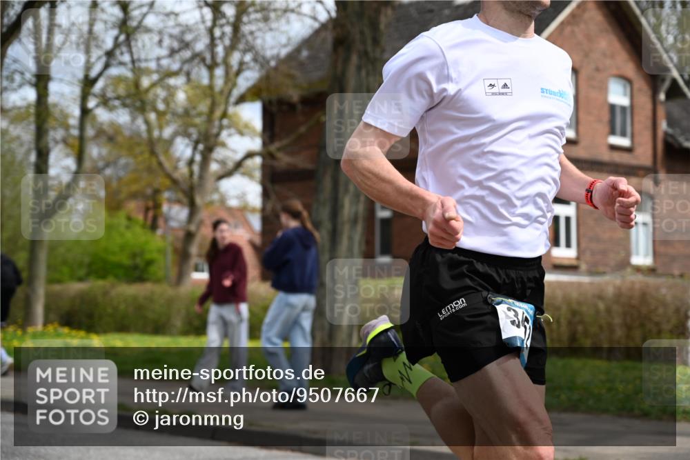 12.04.2026 - 45. Internationalen Wilhelmsburger Insellauf J. Mangold http://msf.ph/oto/9507667 12.04.2026 12:47:44 Ziel 5495, 3452, 4877, 4874, 5607, 5364, 5853 meine-sportfotos.de