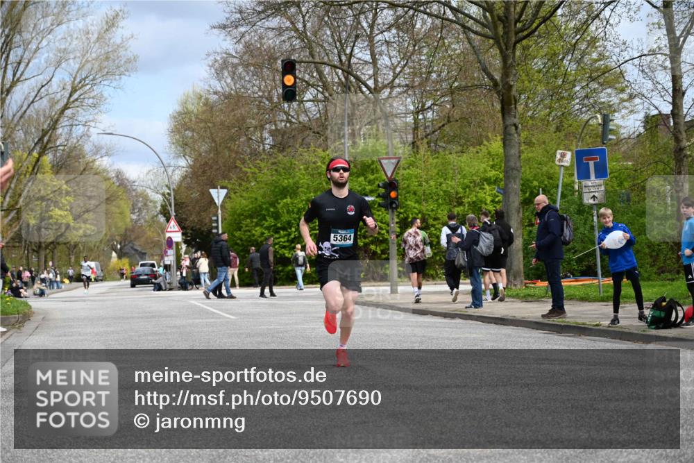 12.04.2026 - 45. Internationalen Wilhelmsburger Insellauf J. Mangold http://msf.ph/oto/9507690 12.04.2026 12:47:55 Ziel 4874, 5607, 5364, 5853, 3159, 4677 meine-sportfotos.de